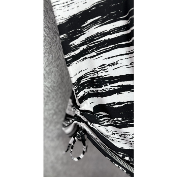 Joseph Ribkoff Black White Top Sz 18 XL Rouched Sides Liquid Knit - Picture 8 of 11